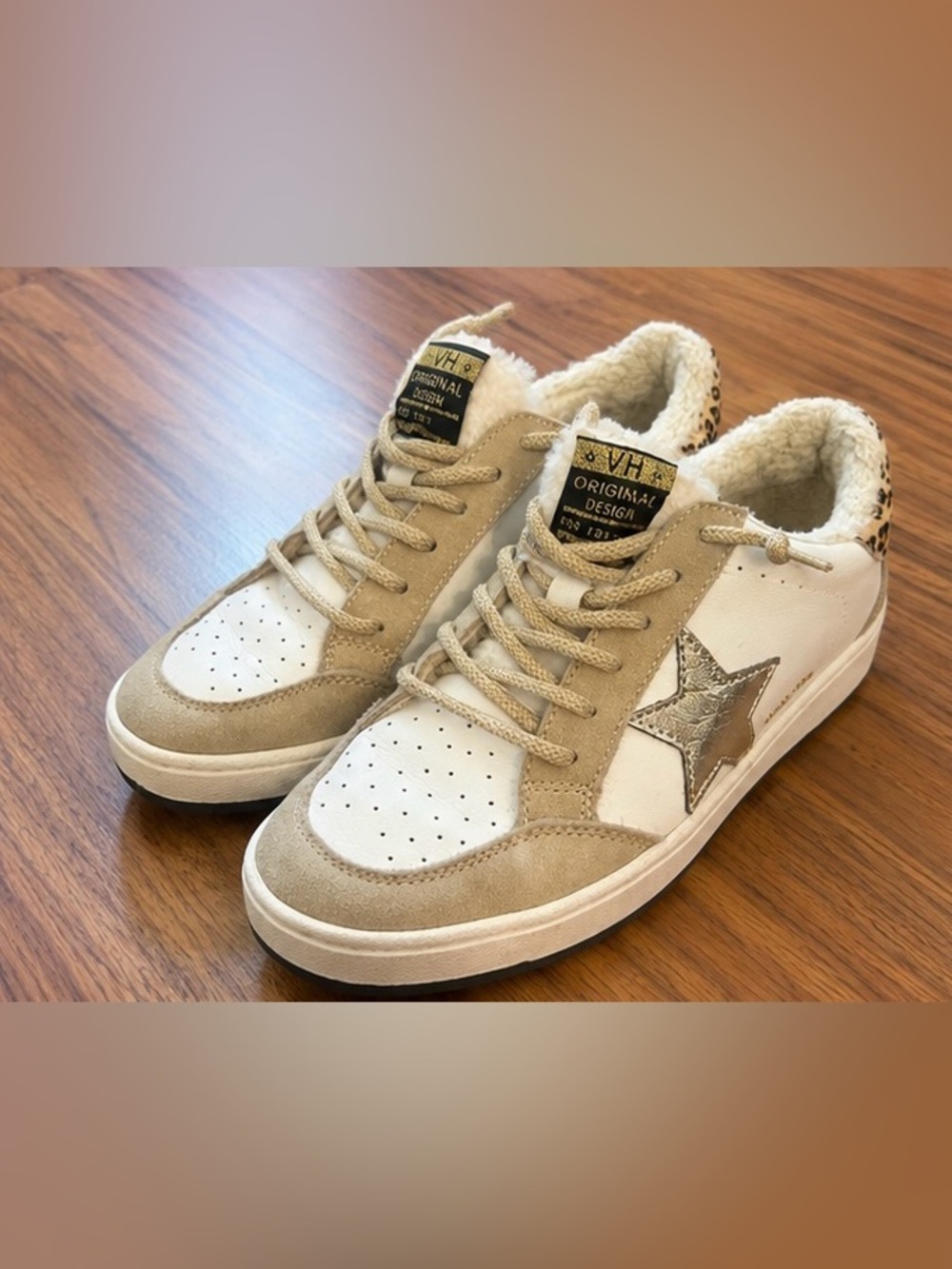 Vintage Havana Beige and White Star Accent Sneakers